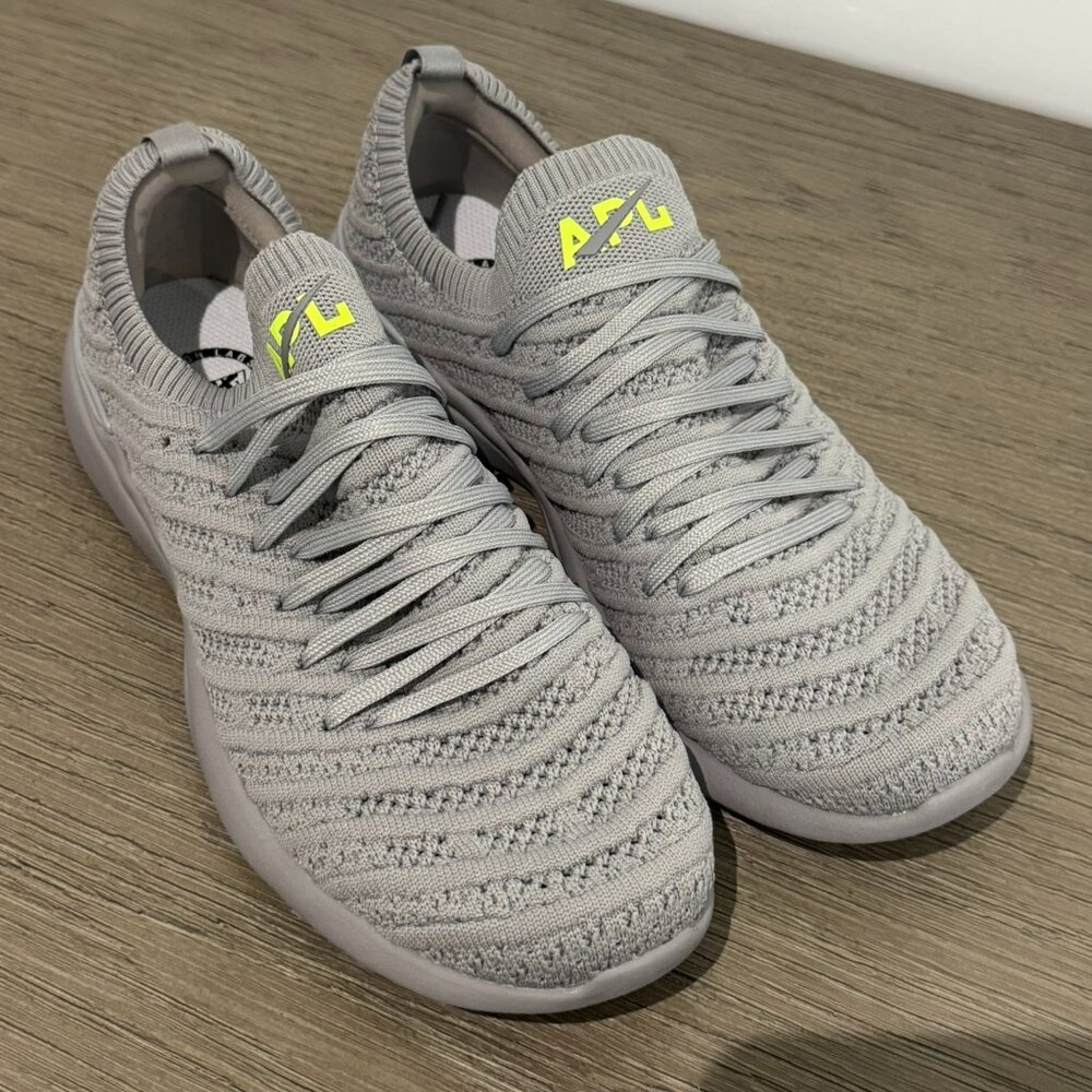 APL Women's TechLoom Wave Grey Sneakers - Size 8 - NEW! - Picture 2 of 7